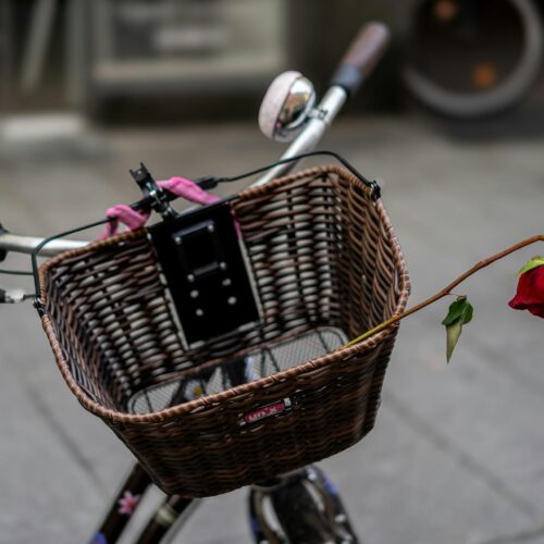 Valentine’s Day Gift Baskets: 8 Unique and Romantic Ideas to Wow Your Loved One