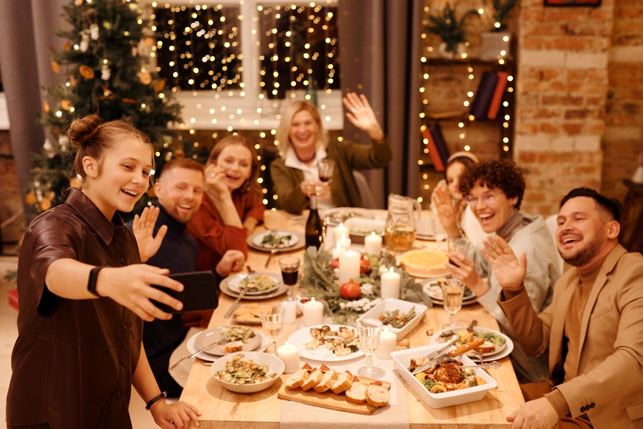 101 Fun Christmas Icebreaker Questions to Spark Joy and Laughter at Your Holiday Gatherings 