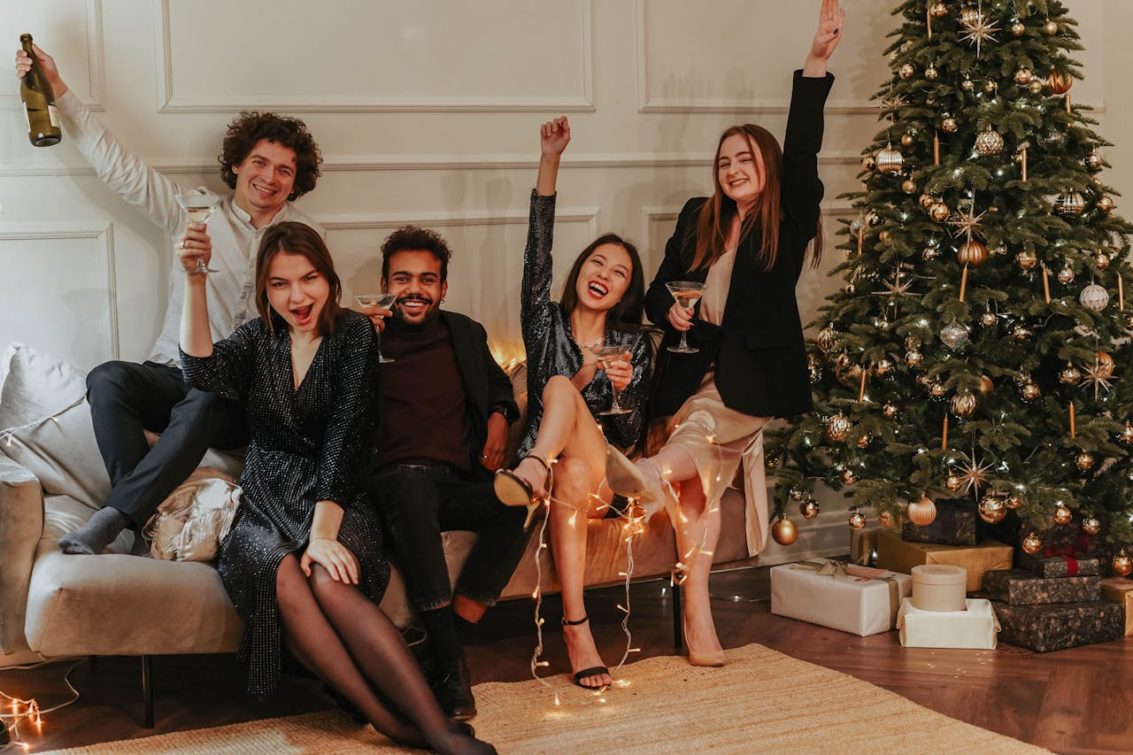 101 Fun Christmas Icebreaker Questions to Spark Joy and Laughter at Your Holiday Gatherings 